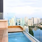 Spectacular apartment, unparallel views!