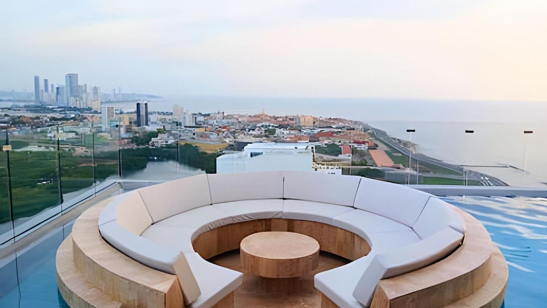 Spectacular Apartment, Unparallel Views! Apartamento