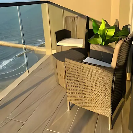 Spectacular Apartment, Unparallel Views! Apartamento *