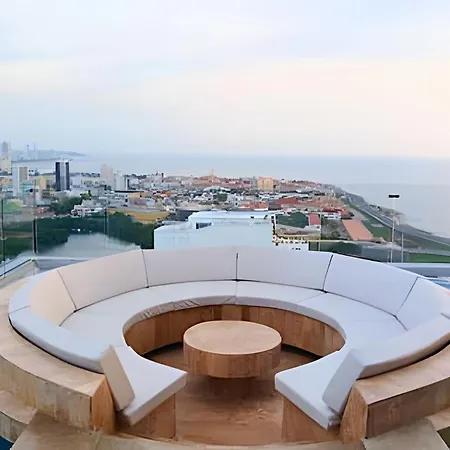 Spectacular Apartment, Unparallel Views! Apartamento